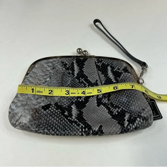 Coach Women’s Wristlet Kiss Lock Clutch Snakeskin Python Gray 42989 #1449 - Picture 5 of 5